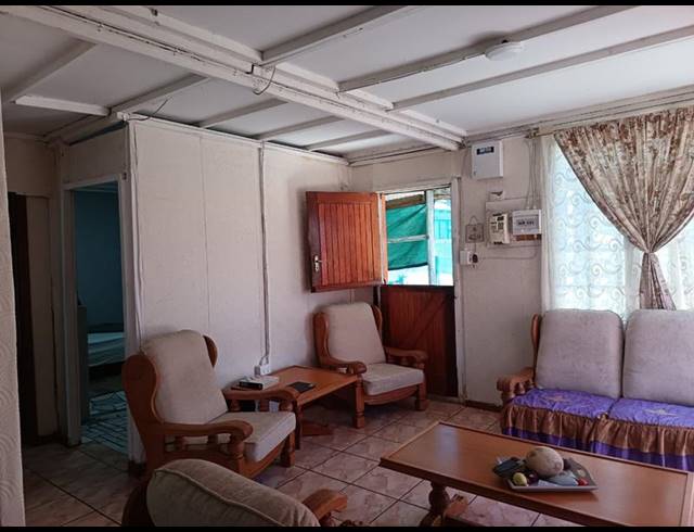 2 BEDROOM HOUSE FOR SALE IN THERONVILLE